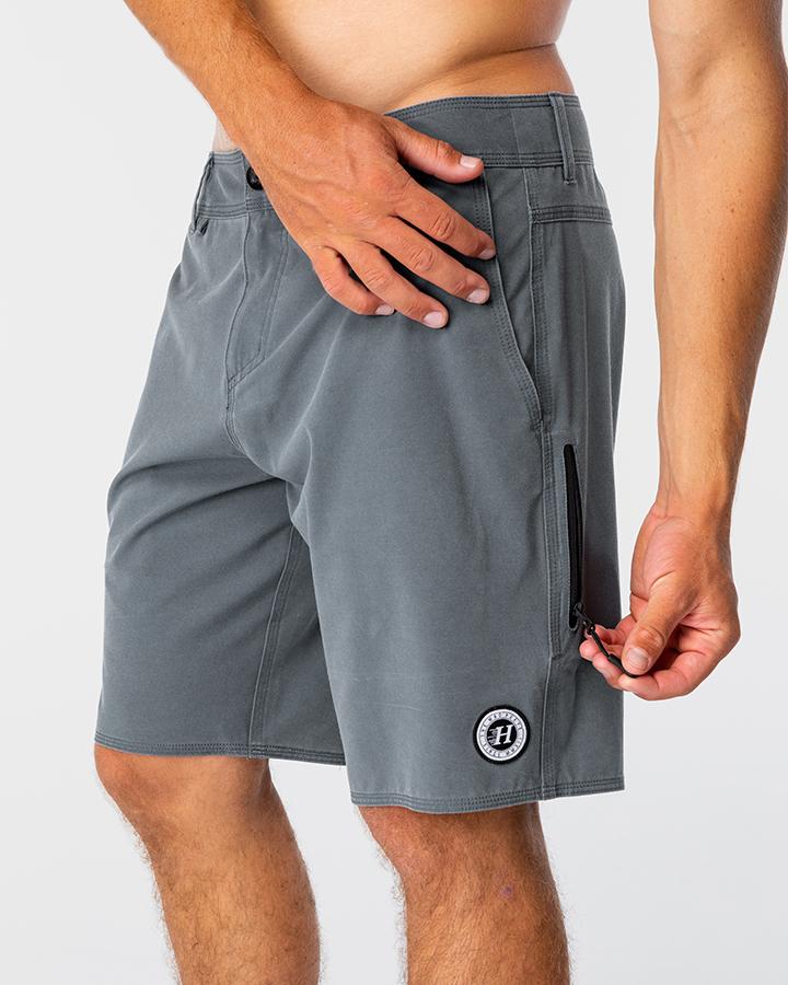 The Mad Hueys Fusion Hybrid Shorts - Fish City Hamilton - 30 - Army Blue